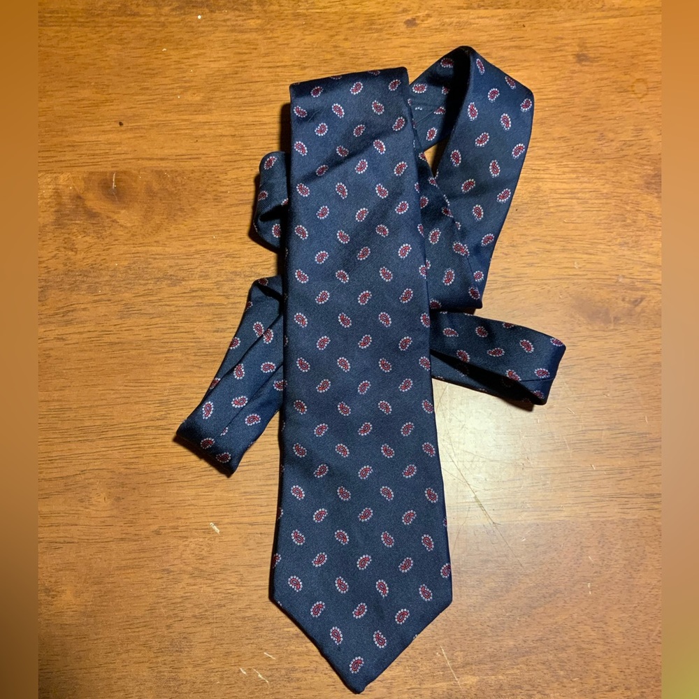 Peter’s Chargin Falls Imported Fabric 100% Silk Navy Blue Neck Tie